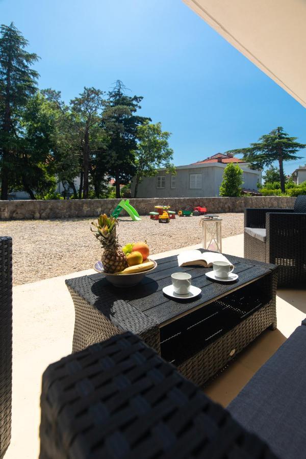 Apartment Lora Crikvenica Exterior foto